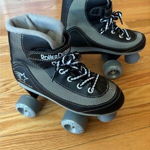 Roller Derby Firestar Black and Gray Kids Roller Skates size 3